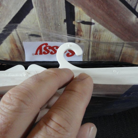 Sassy CAr Seat undermat with pockets~NOS~unsealed~machine washable~20x36 - Picture 4 of 6